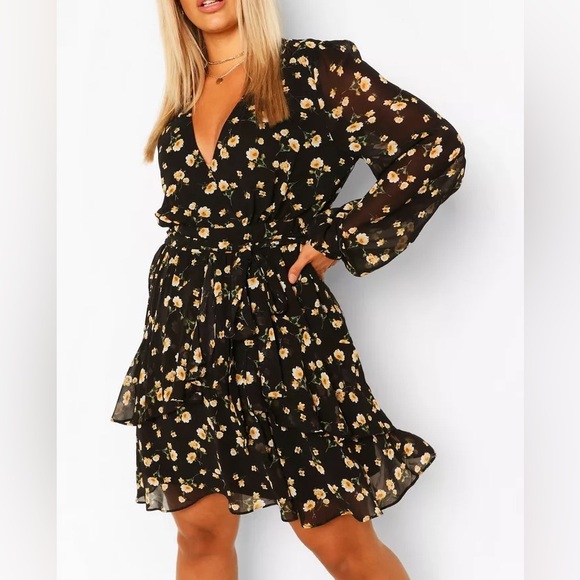 Plus Ruffle Hem Floral Mini Dress - Picture 6 of 9